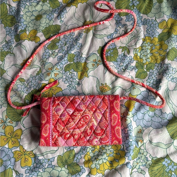 Vera Bradley Crossbody Purse, Built in Wallet, Pink Floral Pattern - Picture 2 of 7